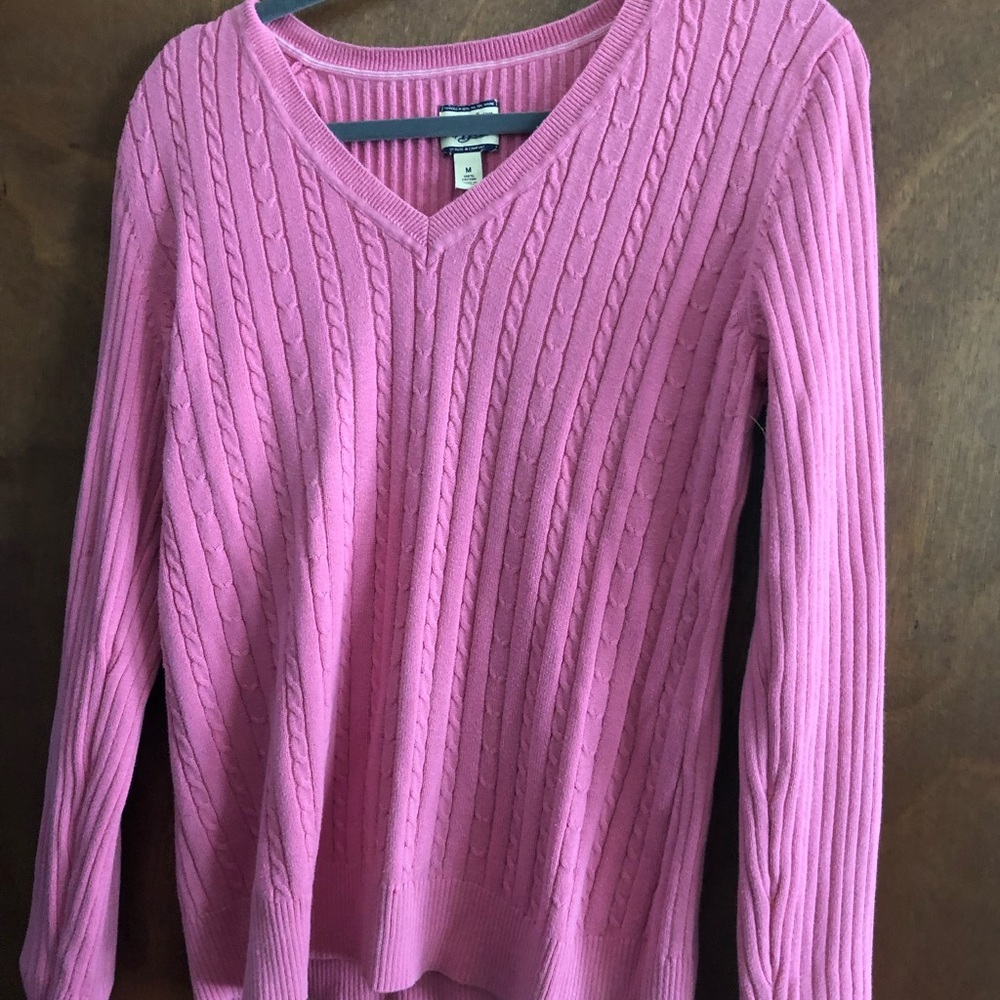 Bass brand, classic pink v-neck sweater!